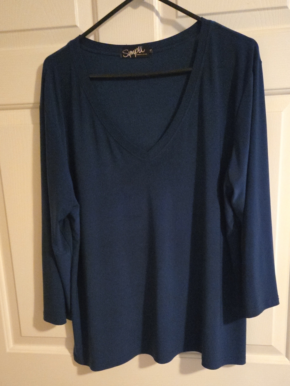 SYMPLI V-Neck Long Sleeve Tunic Top in Deep Blue. Large.